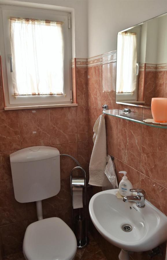 Apartment Manigo Supetar Eksteriør billede