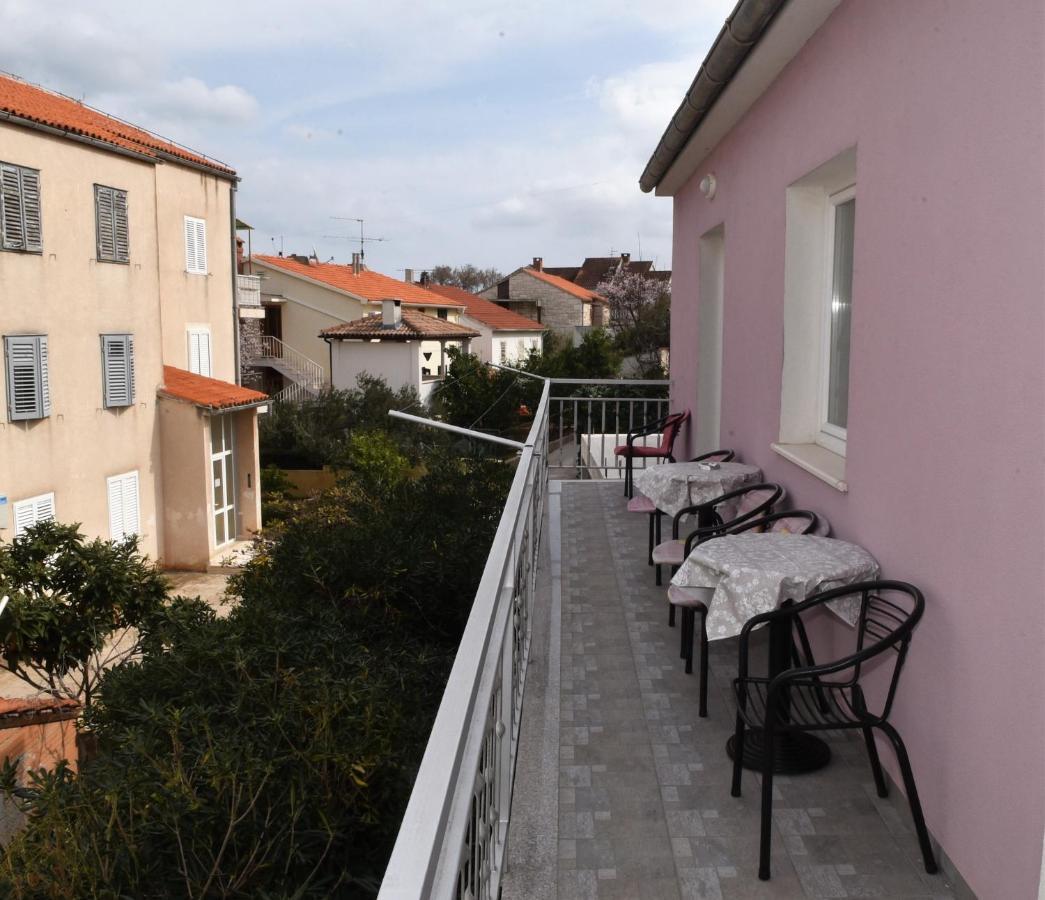 Apartment Manigo Supetar Eksteriør billede